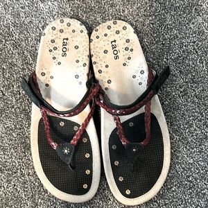 Taos Womens Sandals Size US 10 NWOT